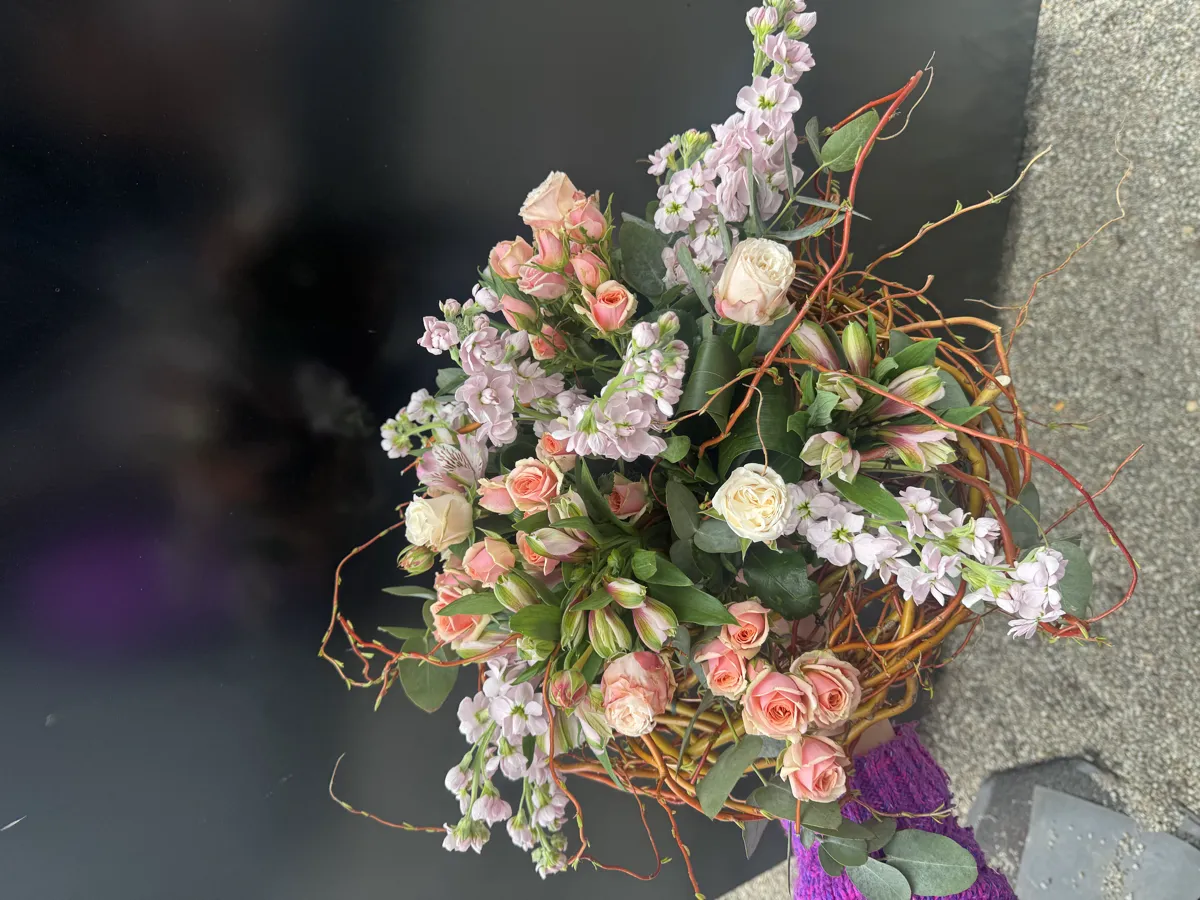 Bukiet okolicznościowy — kwiaciarnia Bukieteria